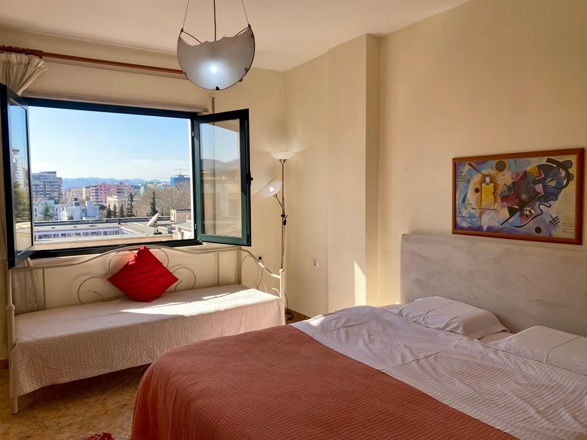 Rtsh Apartment Tiranë Luaran gambar